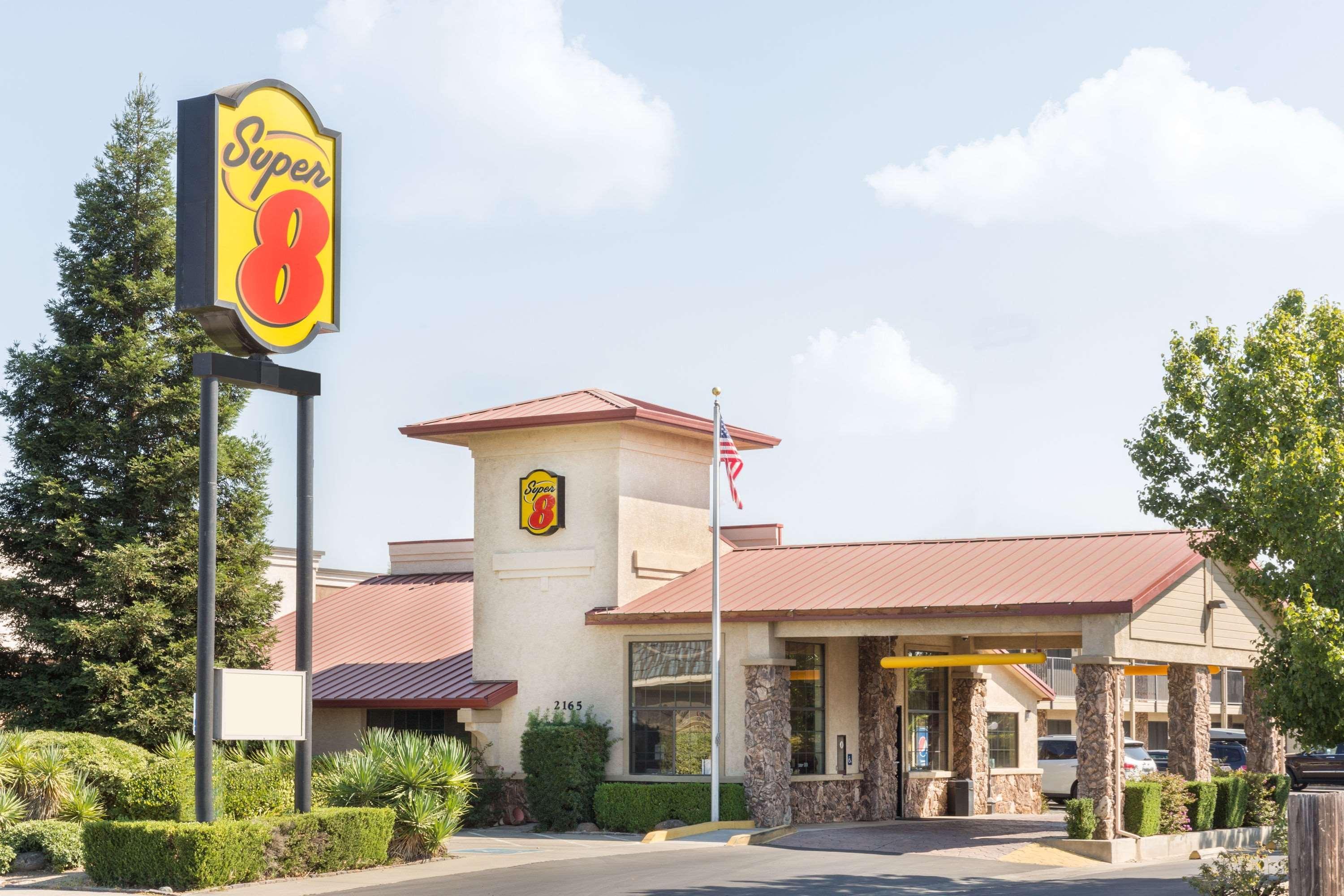 Super 8 By Wyndham Corning Motel Exterior photo